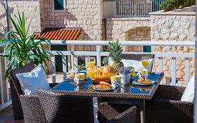 Summer Life Apartment